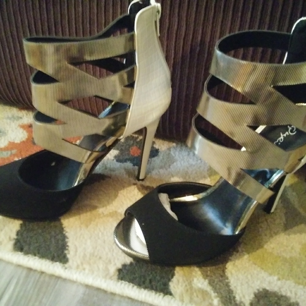 Qupid Black Nubuck PU heels